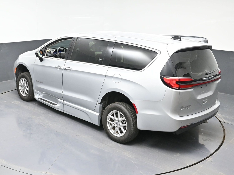 Used 2024 Chrysler Pacifica Touring L - BraunAbility Side Entry Entry Fold Out Automatic Ramp