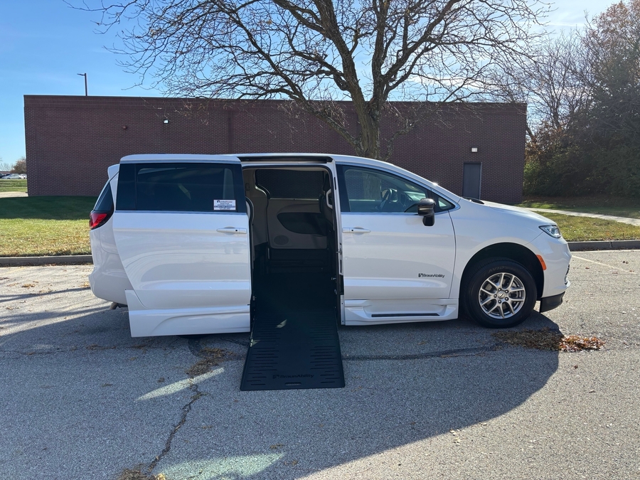 Used 2024 Chrysler Pacifica Touring L - BraunAbility Side Entry Entry Fold Out Automatic Ramp