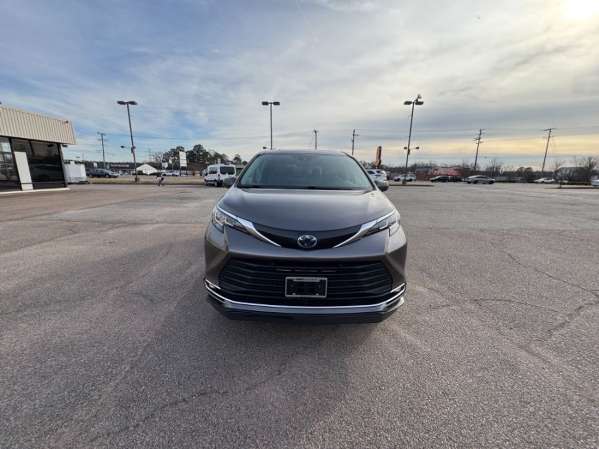 2023 TOYOTA SIENNA - Image 3