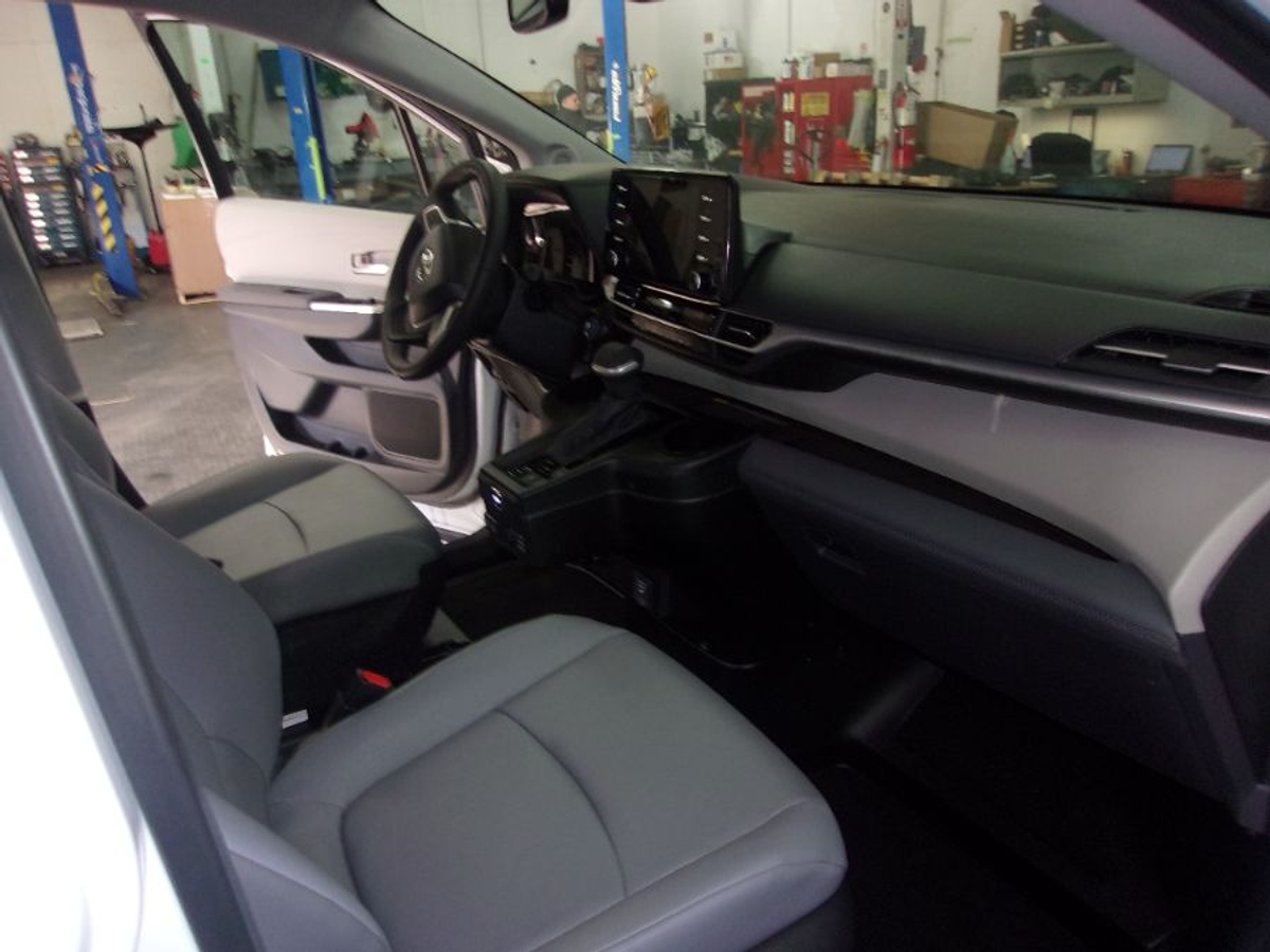 2024 TOYOTA SIENNA - Image 18