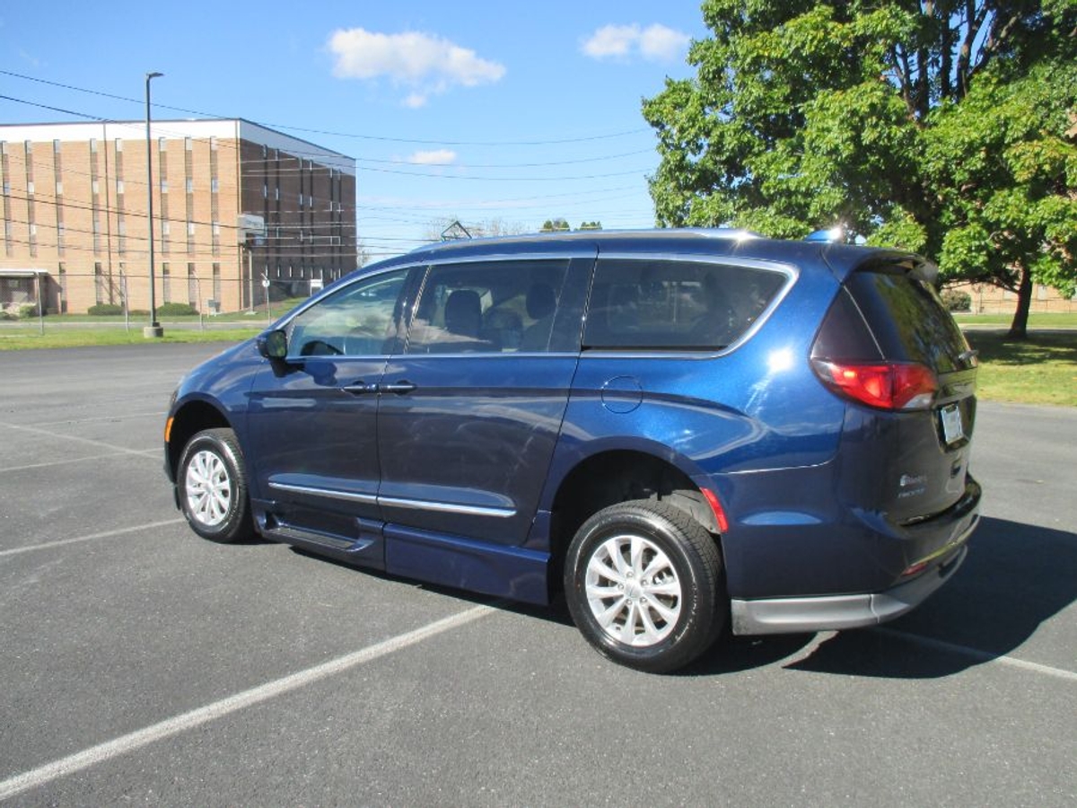 2018 CHRYSLER PACIFICA - Image 4