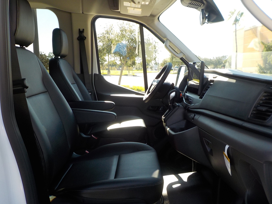White Ford T350 image number 15