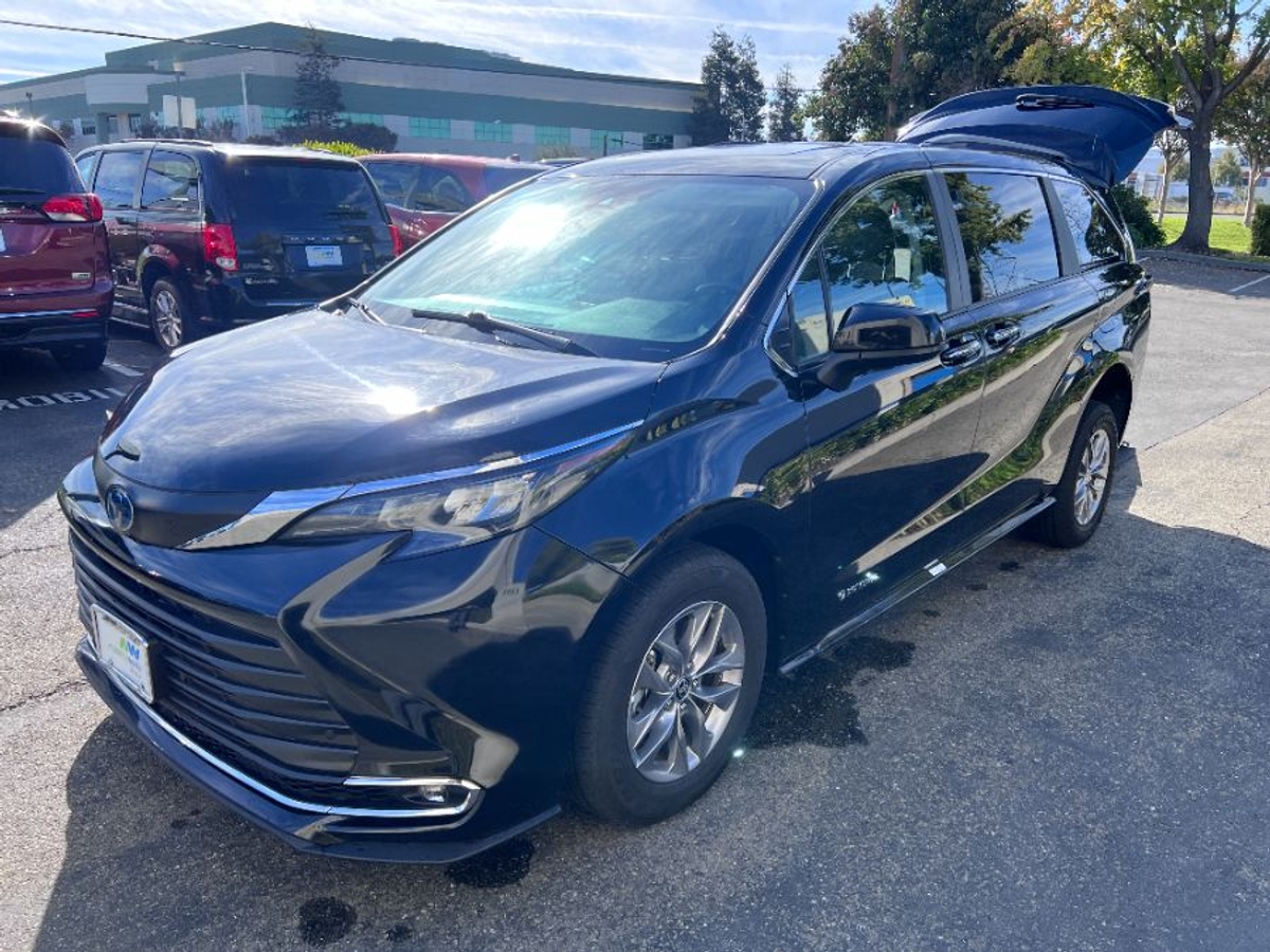 2024 TOYOTA SIENNA - Image 3