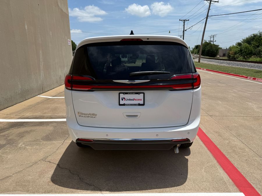 Used 2023 Chrysler Pacifica Touring L - BraunAbility Side Entry Entry In Floor Automatic Ramp