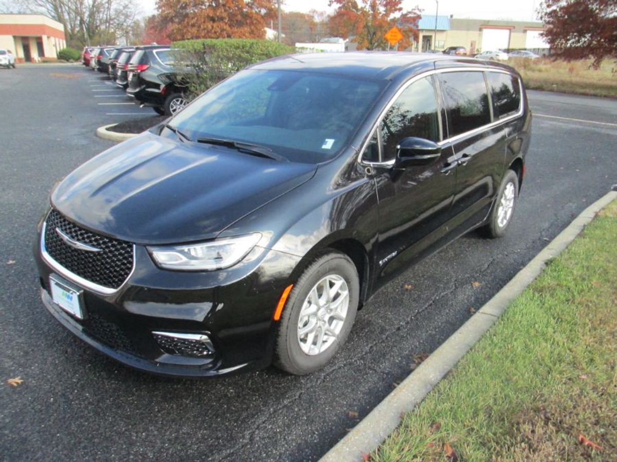 2026 CHRYSLER PACIFICA - Image 3