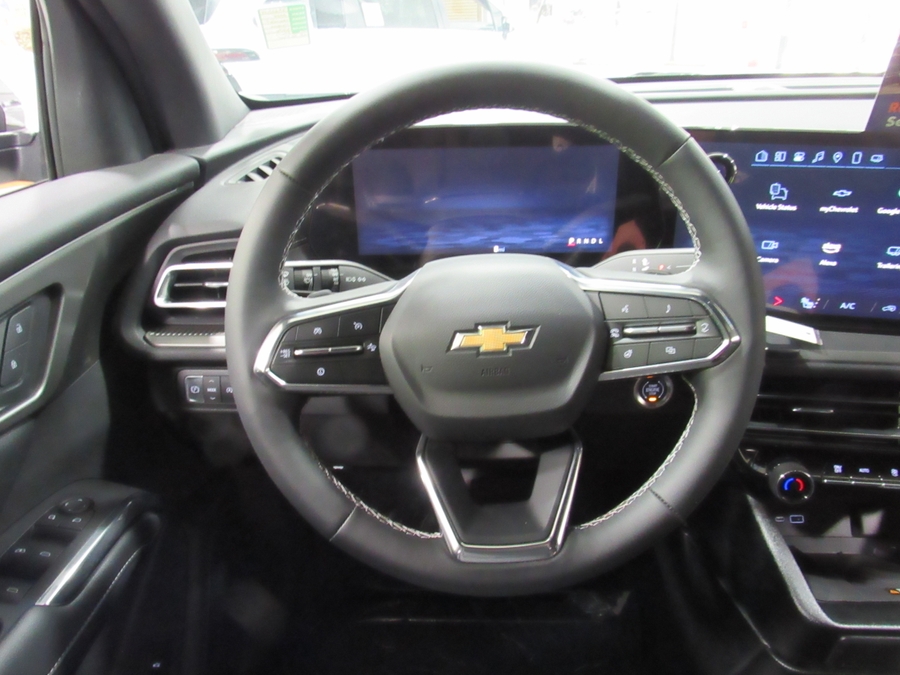 White Chevrolet Traverse image number 15