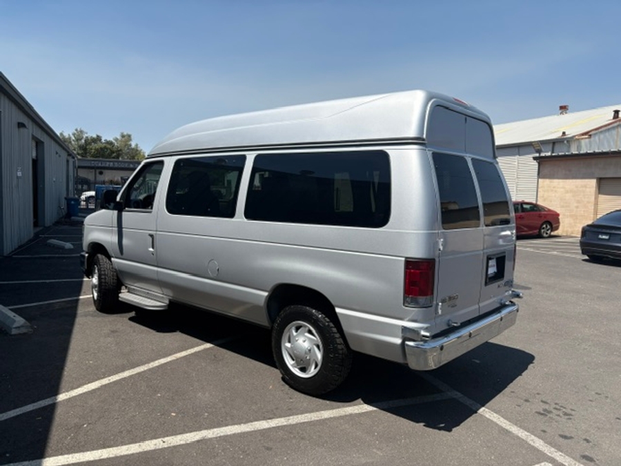 Used 2009 Ford E-Series E-350 SD XL - OTH Rear Entry Lift Automatic Ramp
