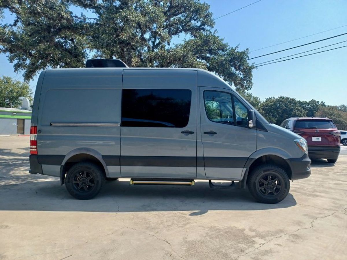 Wheelchair Van Used 2017 Mercedes-Benz Sprinter HP505425