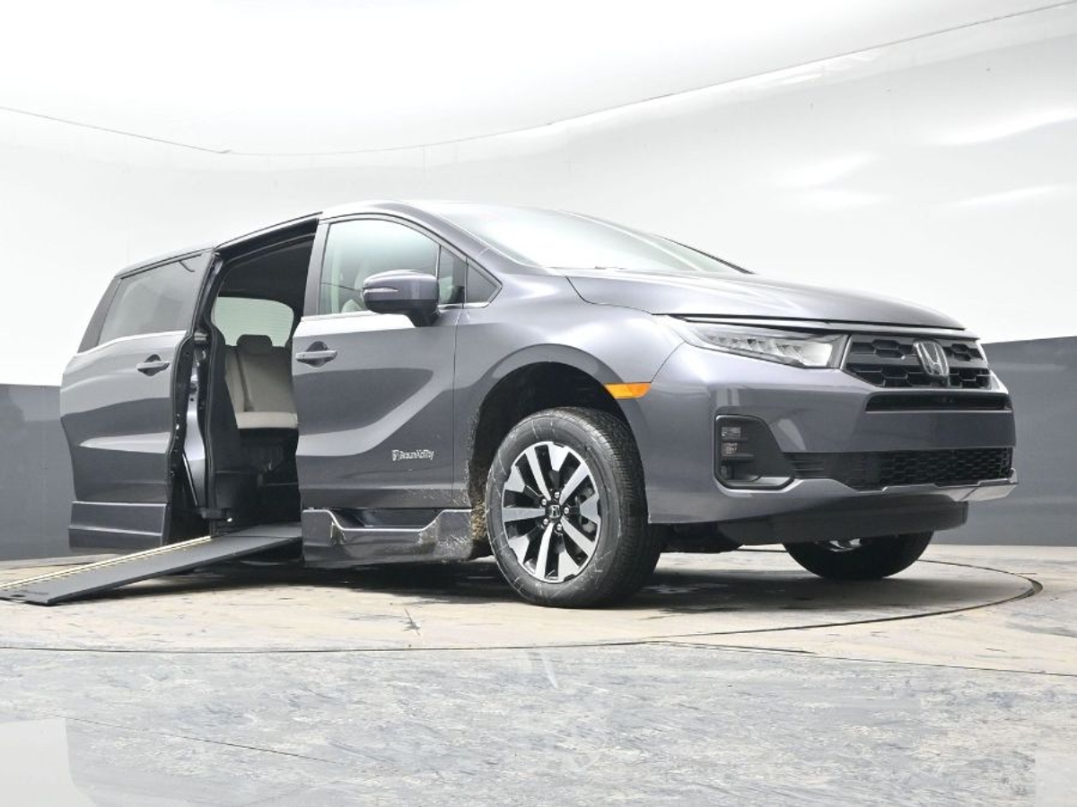 Grey Honda Odyssey image number 17