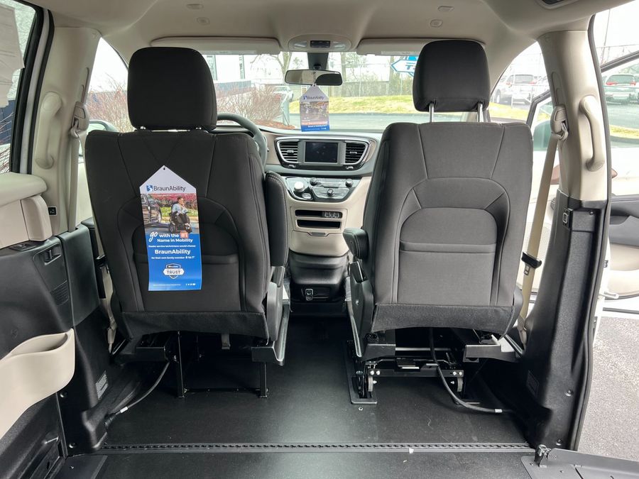 New 2025 Chrysler Voyager LX - BraunAbility Commercial Side Entry Entry Fold Out Manual Ramp