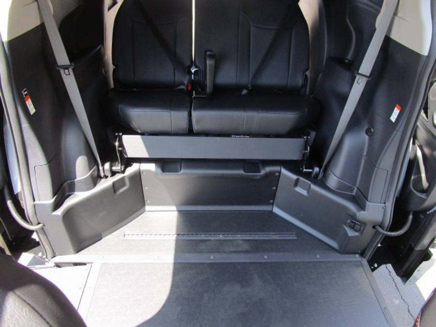 New 2026 Toyota Sienna Hybrid XSE Sport - BraunAbility Side Entry Entry Fold Out Automatic Ramp