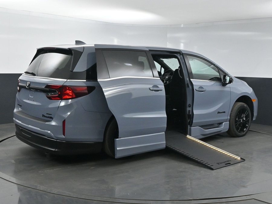 New 2026 Honda Odyssey Sport - BraunAbility Side Entry Entry In Floor Automatic Ramp