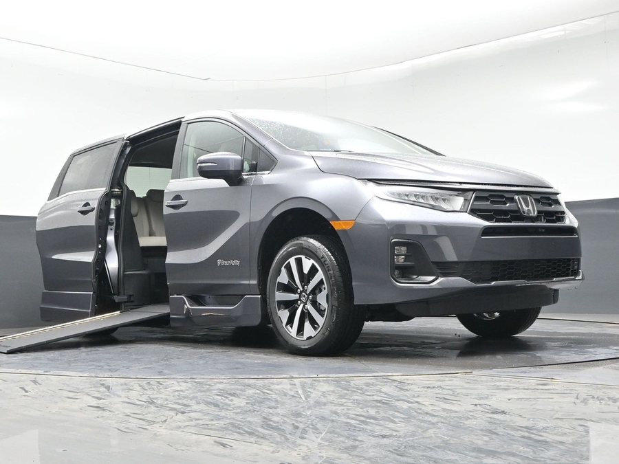 Grey Honda Odyssey image number 15
