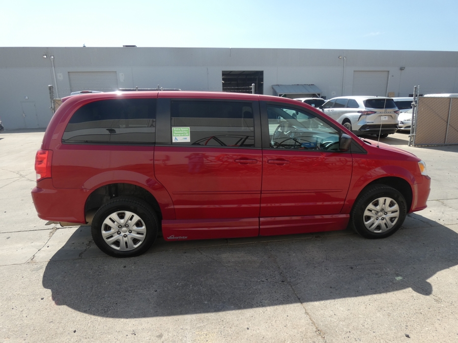 2016 Dodge Grand Caravan SE - Photo 4