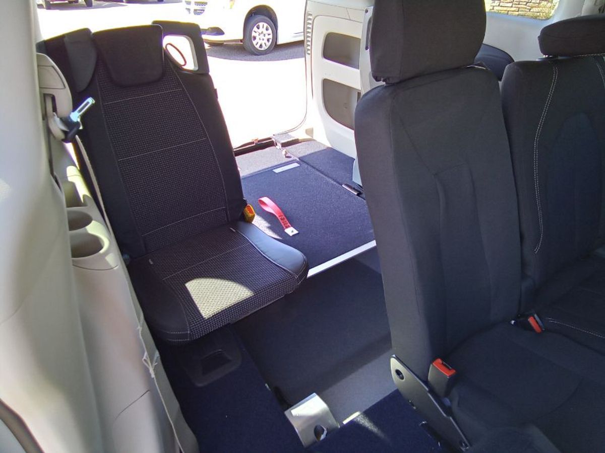 2024 CHRYSLER VOYAGER - Image 19