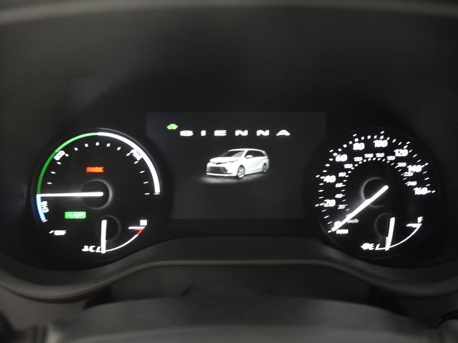 New 2025 Toyota Sienna Hybrid XLE Plus - BraunAbility Side Entry Entry In Floor Automatic Ramp