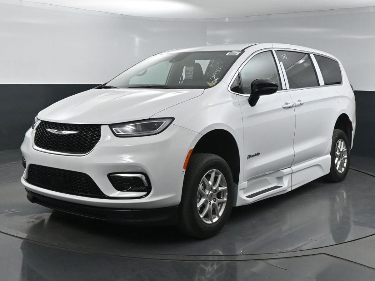 2025 CHRYSLER PACIFICA - Image 3