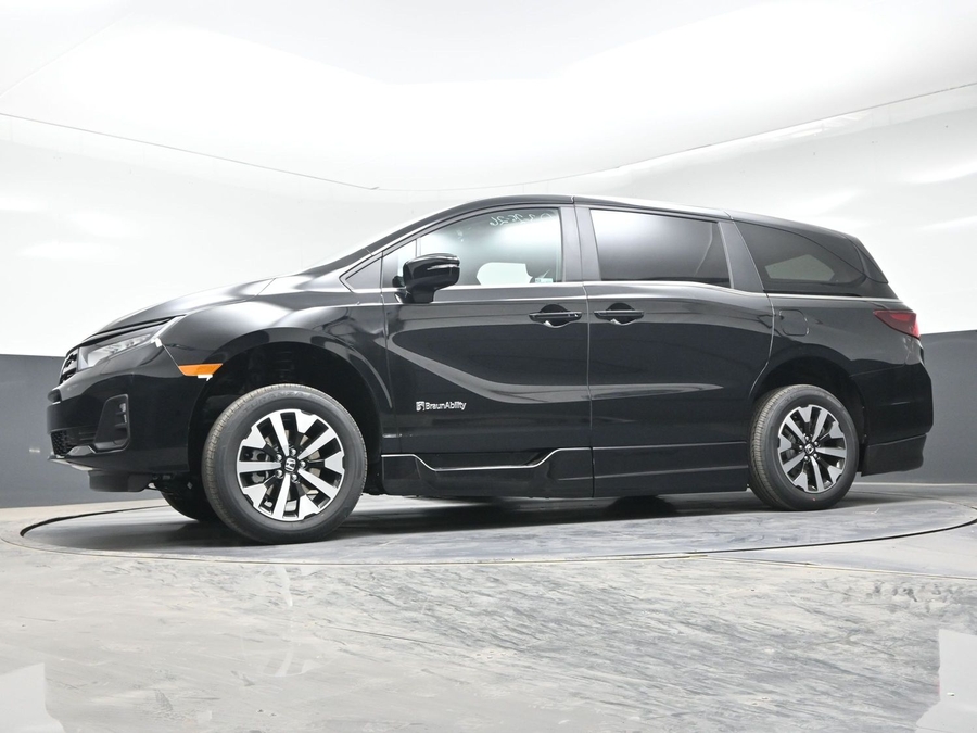 Black Honda Odyssey image number 19