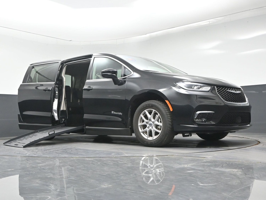 Used 2024 Chrysler Pacifica Touring L - BraunAbility Side Entry Fold Out Manual Ramp