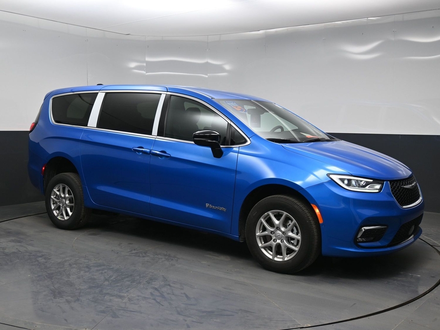 New 2026 Chrysler Pacifica Select Safety - BraunAbility Rear Entry Entry Fold Out Manual Ramp