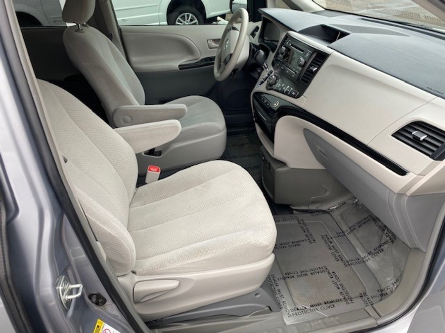 Used 2013 Toyota Sienna LE - BraunAbility Side Entry Entry In Floor Automatic Ramp