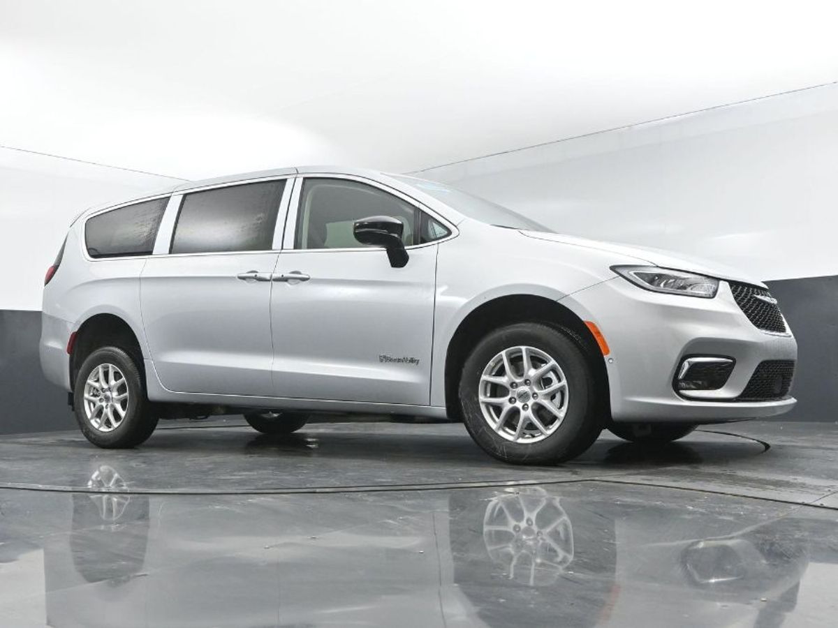 2024 CHRYSLER PACIFICA - Image 7