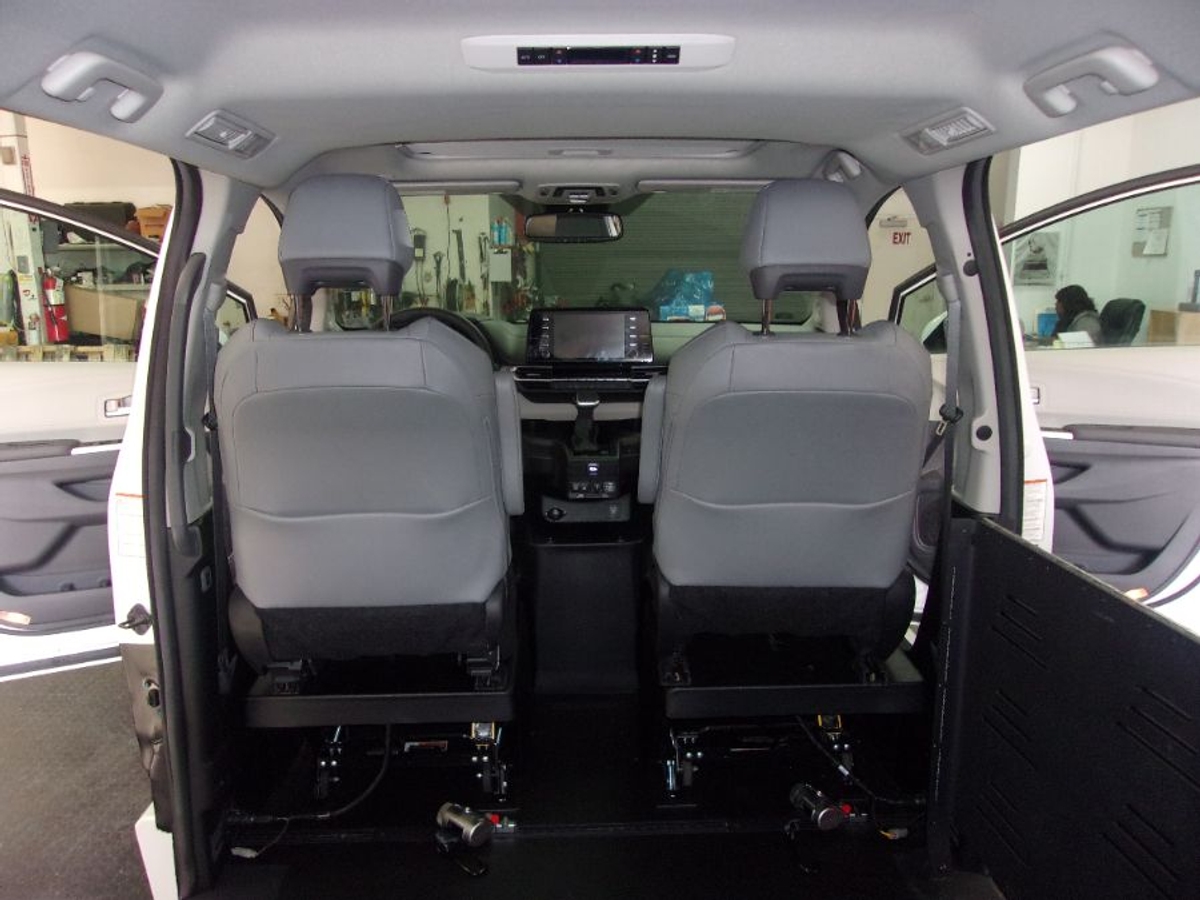 2024 TOYOTA SIENNA - Image 14