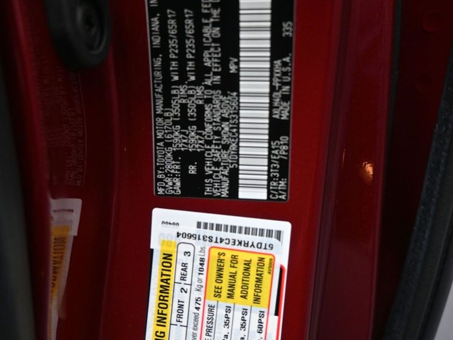 New 2026 Toyota Sienna Hybrid XLE Base - BraunAbility Side Entry In Floor Automatic Ramp