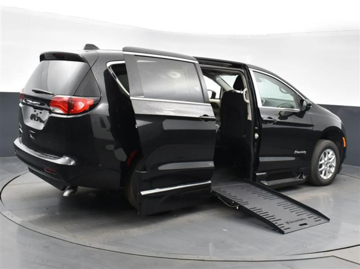 2023 CHRYSLER VOYAGER - Image 8