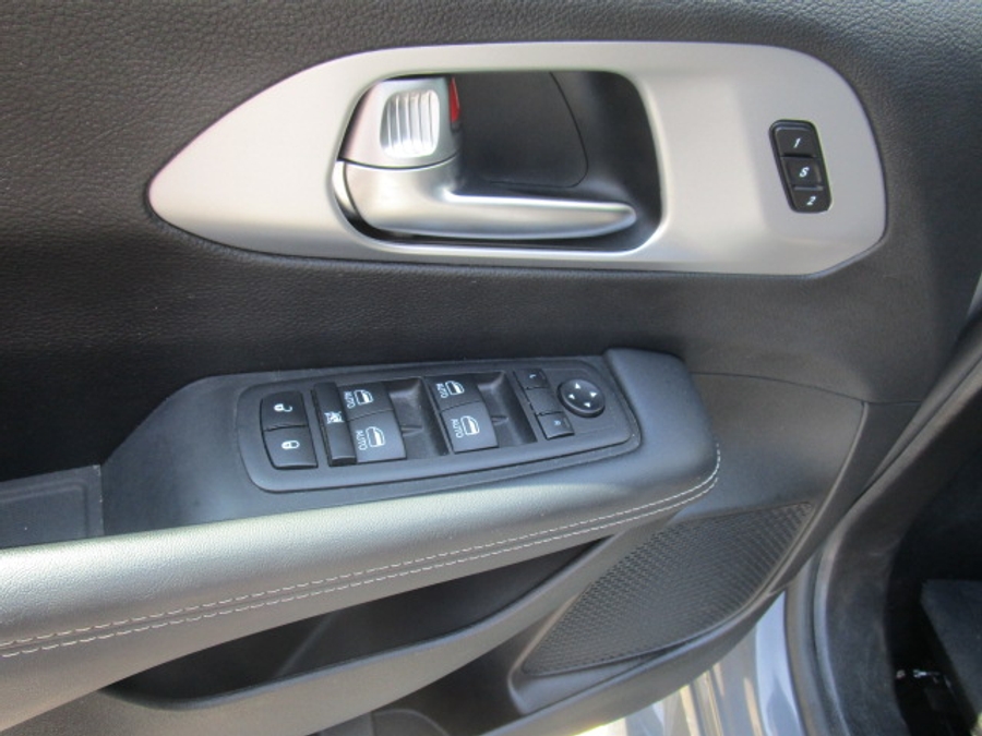 Used 2023 Chrysler Pacifica Touring L - VMI Side Entry Entry In Floor Automatic Ramp