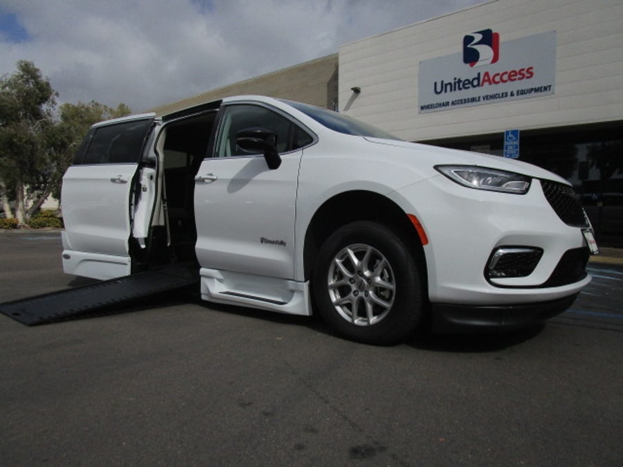 Used 2024 Chrysler Pacifica Touring L - BraunAbility Side Entry Entry In Floor Automatic Ramp