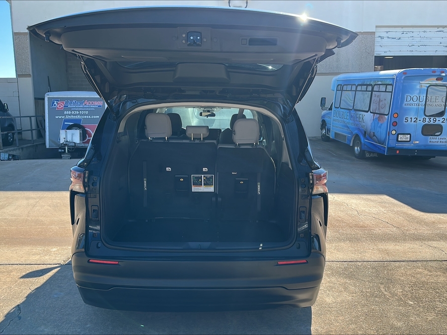 Used 2024 Toyota Sienna Hybrid LE - BraunAbility Side Entry Fold Out Automatic Ramp