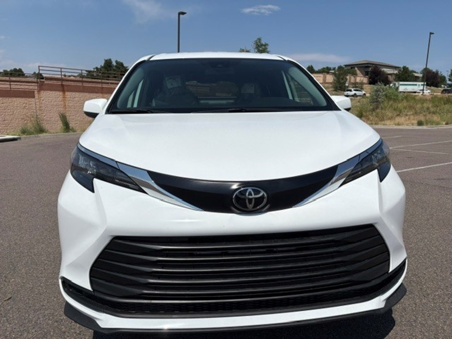 New 2026 Toyota Sienna Hybrid LE - Vantage Mobility Rear Entry Fold Out Manual Ramp