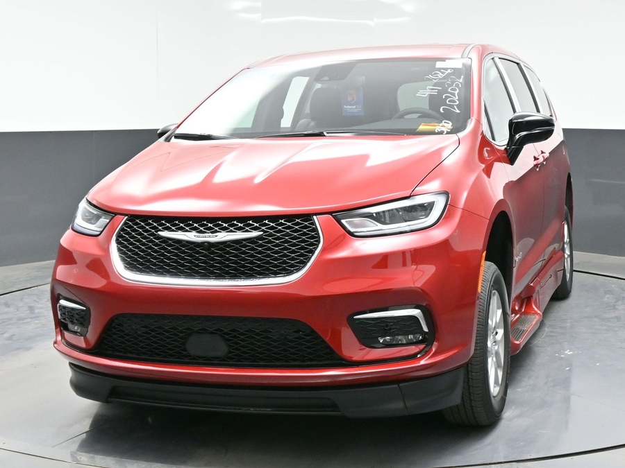 Red Chrysler Pacifica image number 1