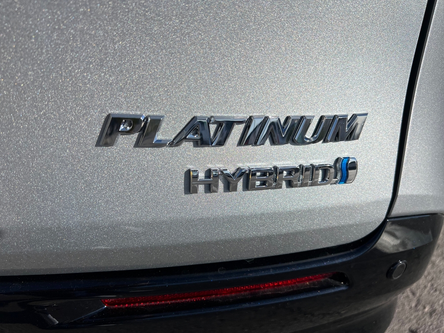 Used 2023 Toyota Sienna Hybrid Platinum Edition - BraunAbility Side Entry Entry In Floor Automatic Ramp