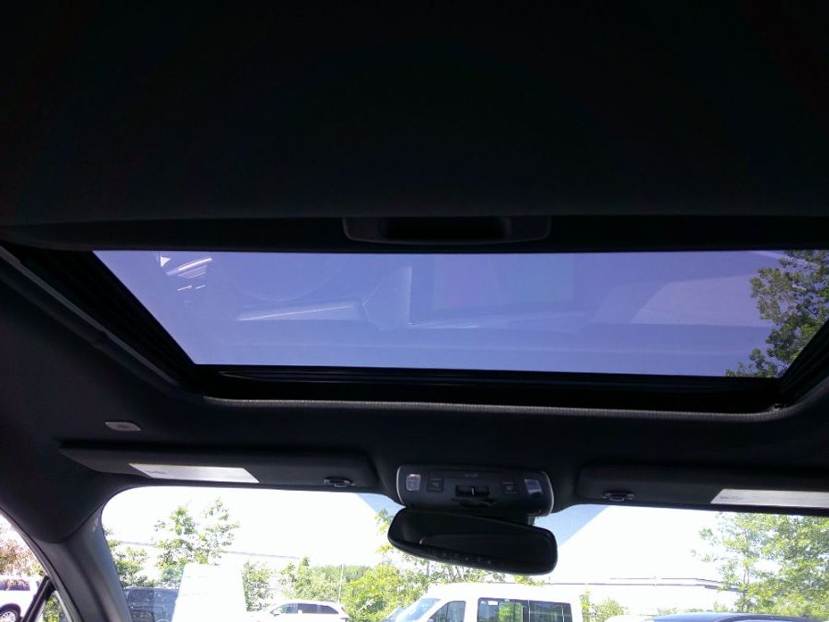 Black Toyota Sienna image number 19
