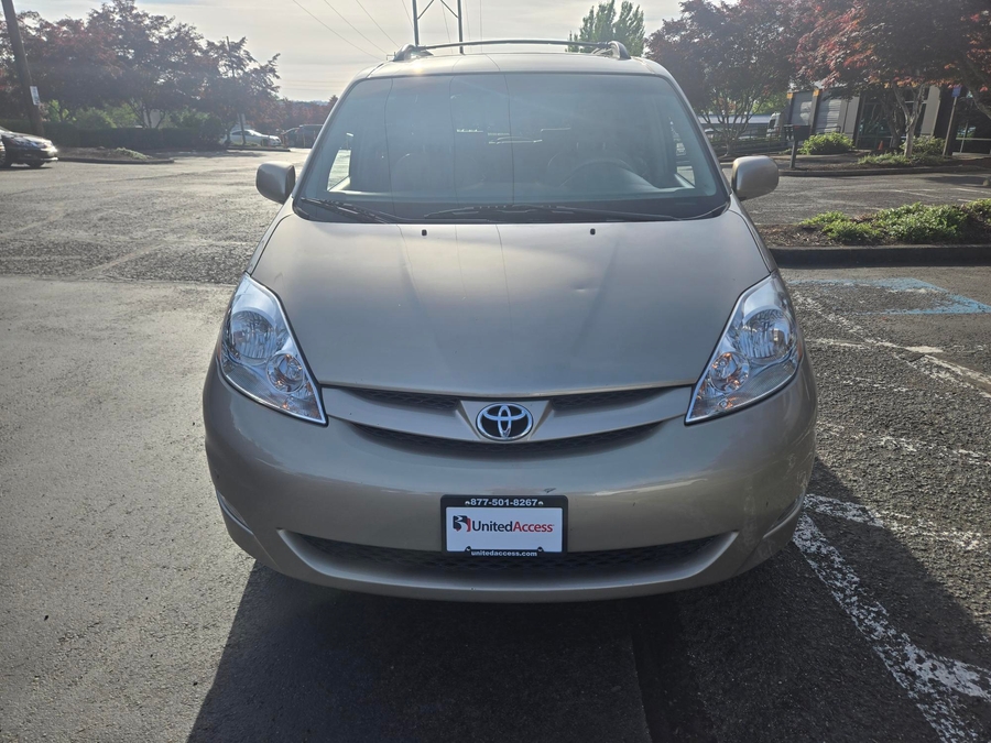 Used 2009 Toyota Sienna XLE - BraunAbility Side Entry In Floor Automatic Ramp