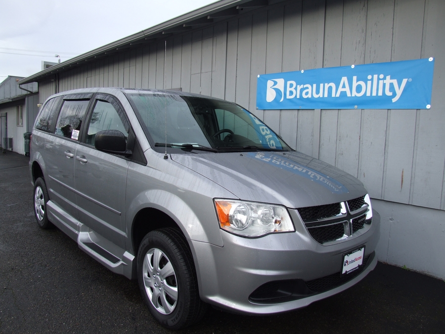 Used 2015 Dodge Grand Caravan SE - VMI Side Entry Entry In Floor Automatic Ramp
