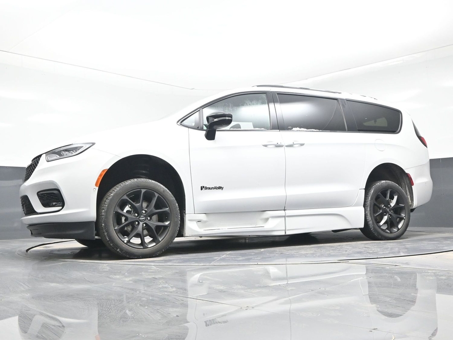 Used 2024 Chrysler Pacifica Touring L w/S package - BraunAbility Side Entry Entry Fold Out Automatic Ramp