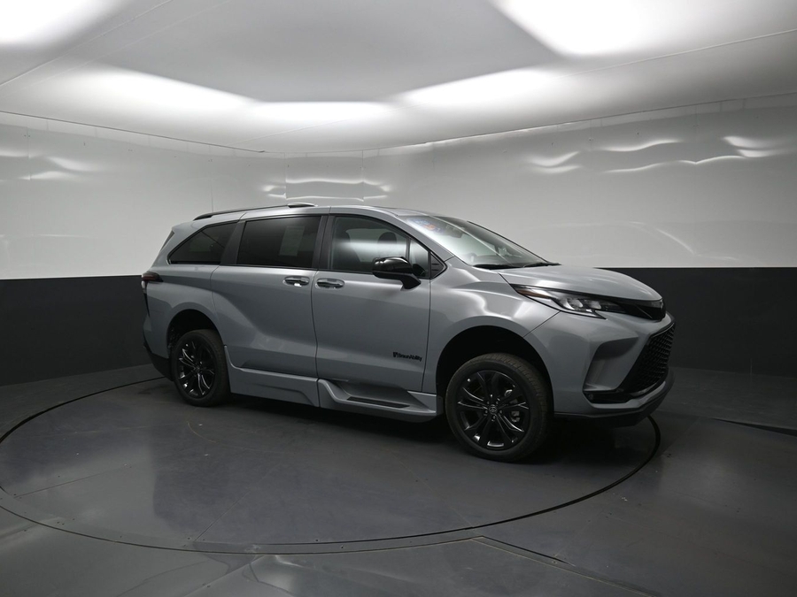 New 2026 Toyota Sienna Hybrid XSE Sport - BraunAbility Side Entry In Floor Automatic Ramp