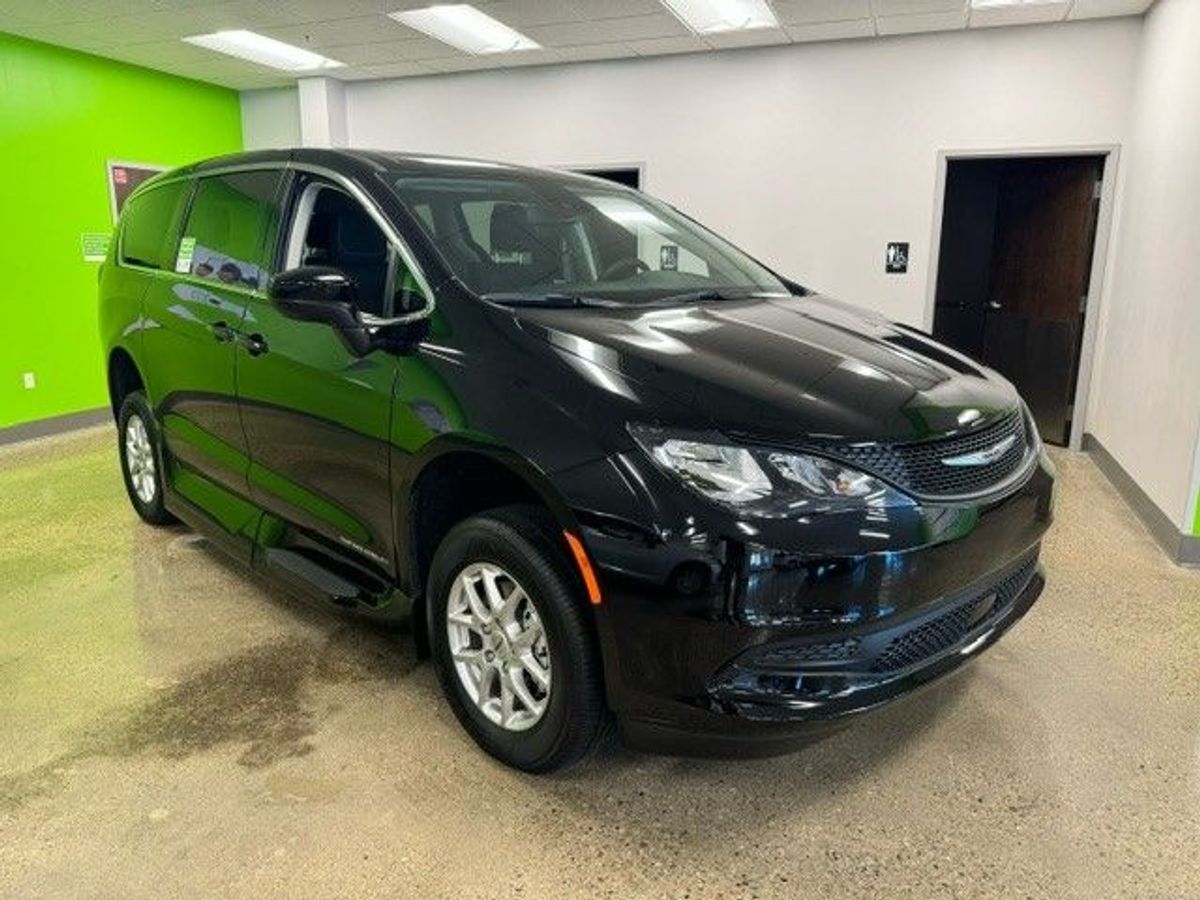 2024 CHRYSLER VOYAGER - Image 14