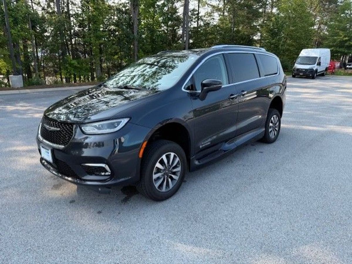 2021 CHRYSLER PACIFICA - Image 3