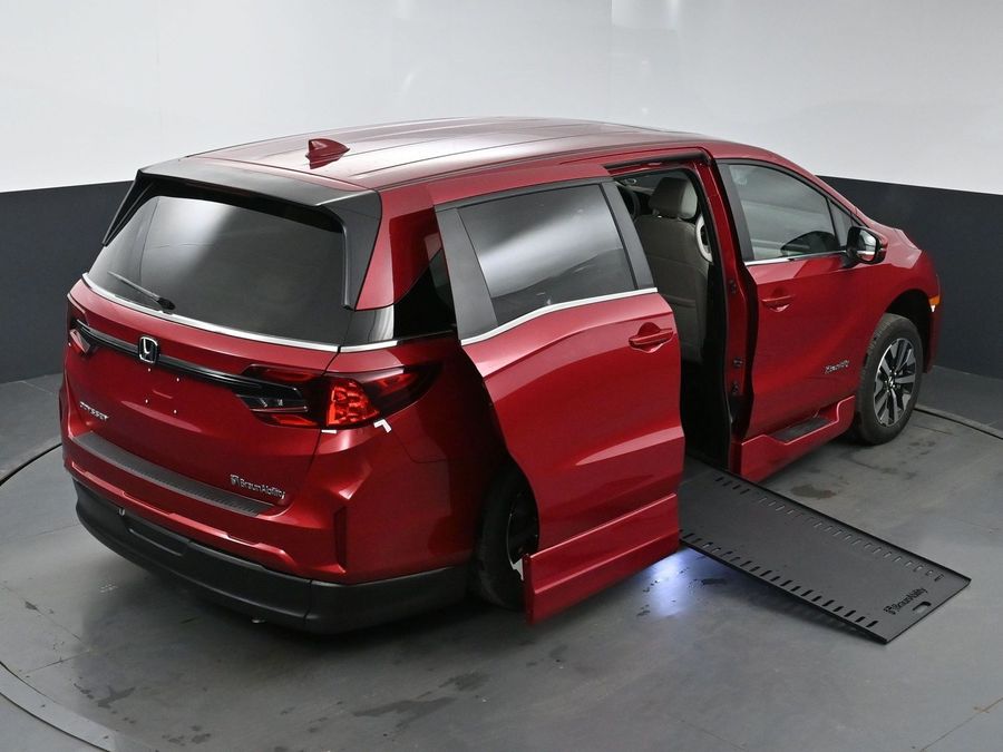 New 2025 Honda Odyssey EX-L - BraunAbility Side Entry Entry In Floor Automatic Ramp