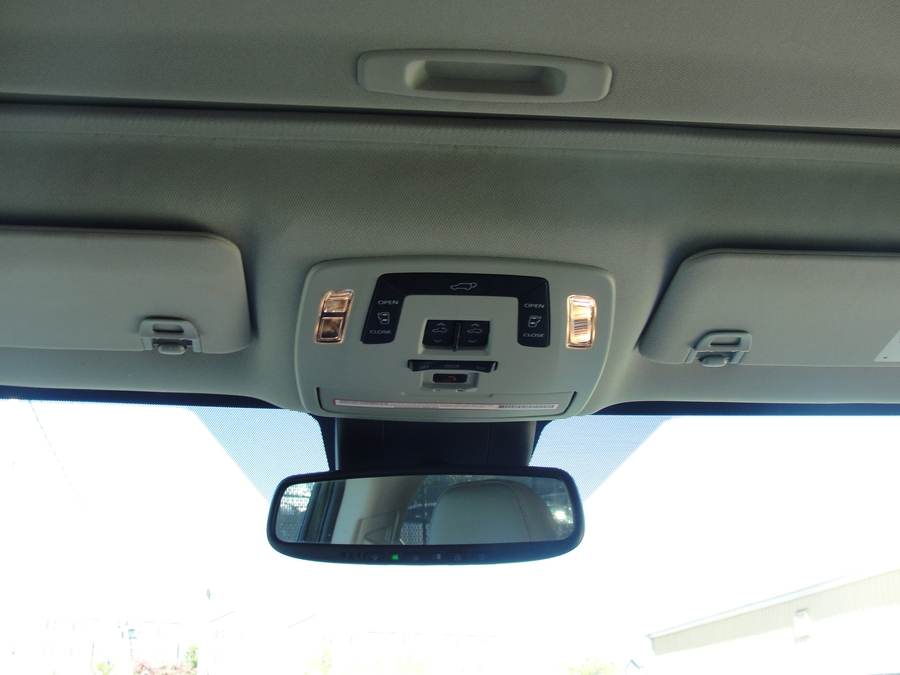 Black Toyota Sienna image number 12