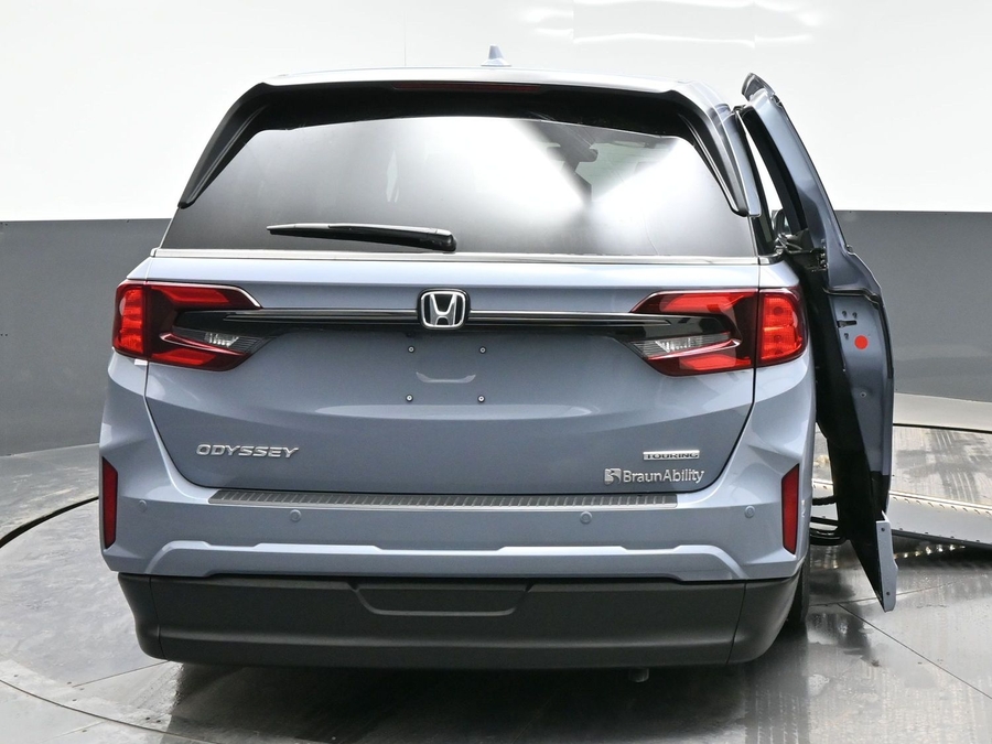 New 2026 Honda Odyssey Touring - BraunAbility Side Entry In Floor Automatic Ramp