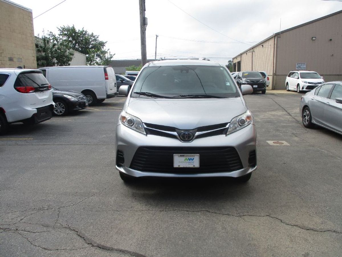 2020 TOYOTA SIENNA - Image 2