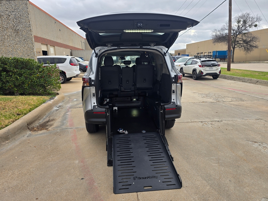 Used 2024 Toyota Sienna Hybrid LE - BraunAbility Rear Entry Entry Fold Out Manual Ramp