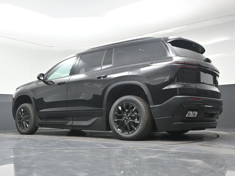 New 2026 Chevrolet Traverse 1LT Midnight - BraunAbility Side Entry In Floor Automatic Ramp