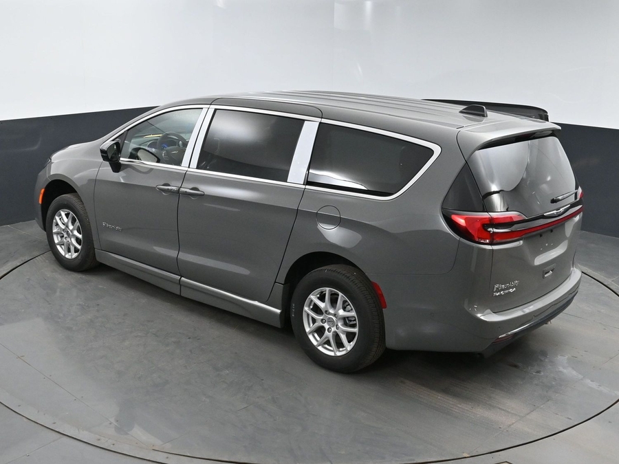 New 2025 Chrysler Pacifica Select Safety - BraunAbility Side Entry Entry Fold Out Automatic Ramp
