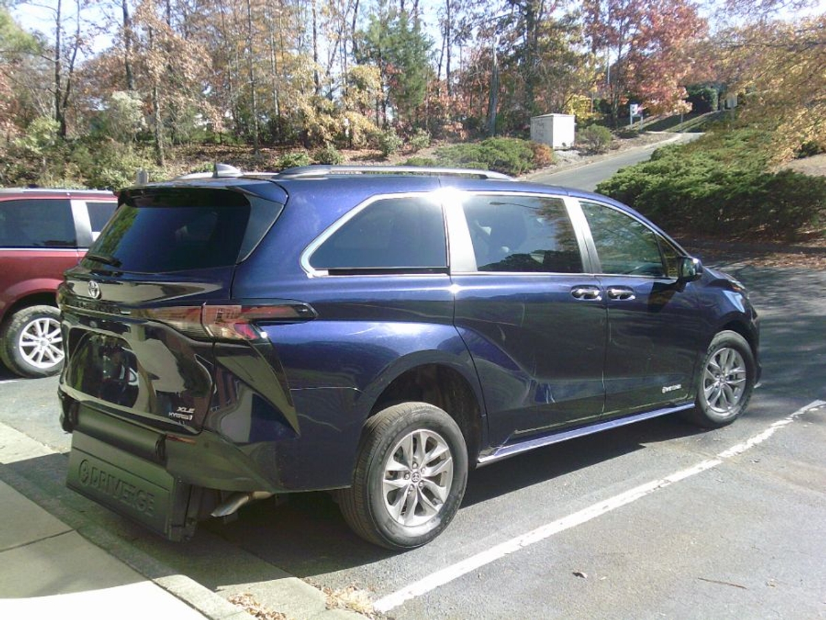 2024 TOYOTA SIENNA - Image 4